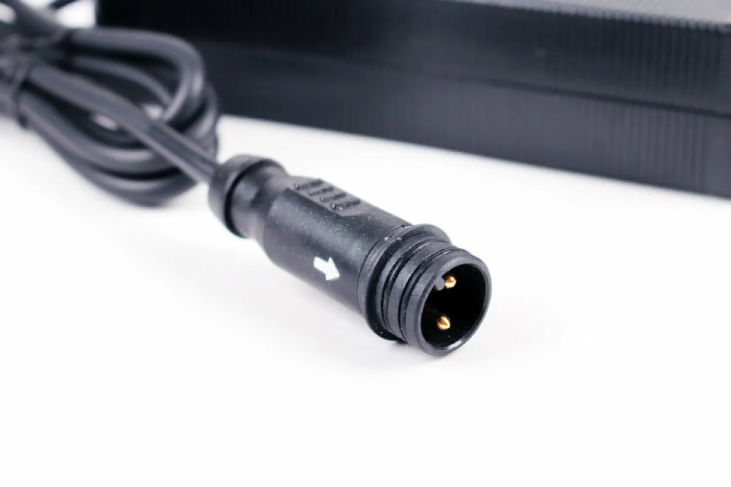 QWIC E-bike Lader - 36V - 2A - 6 Pins -6 polig-kunststof connector Ebike Oplader