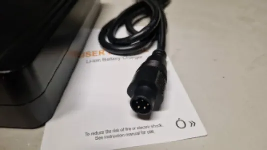 Phylion E-bike Lader - 36V - 2A - 5 Pins -5 polig-kunststof connector Oplader
